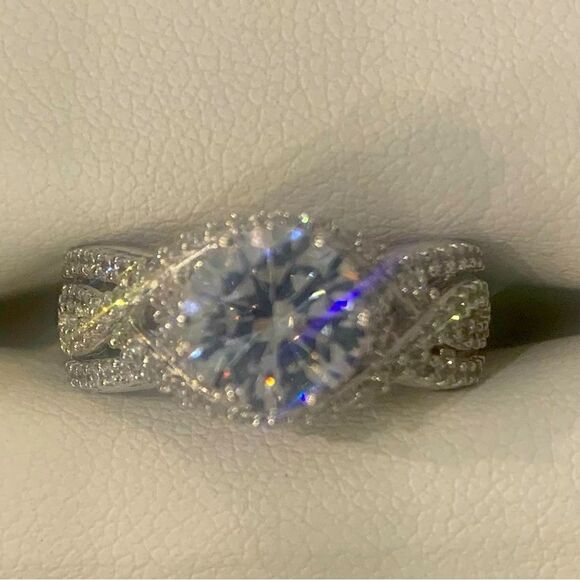 Spectacular diamond engagement ring . unique braid design - Picture 1 of 5